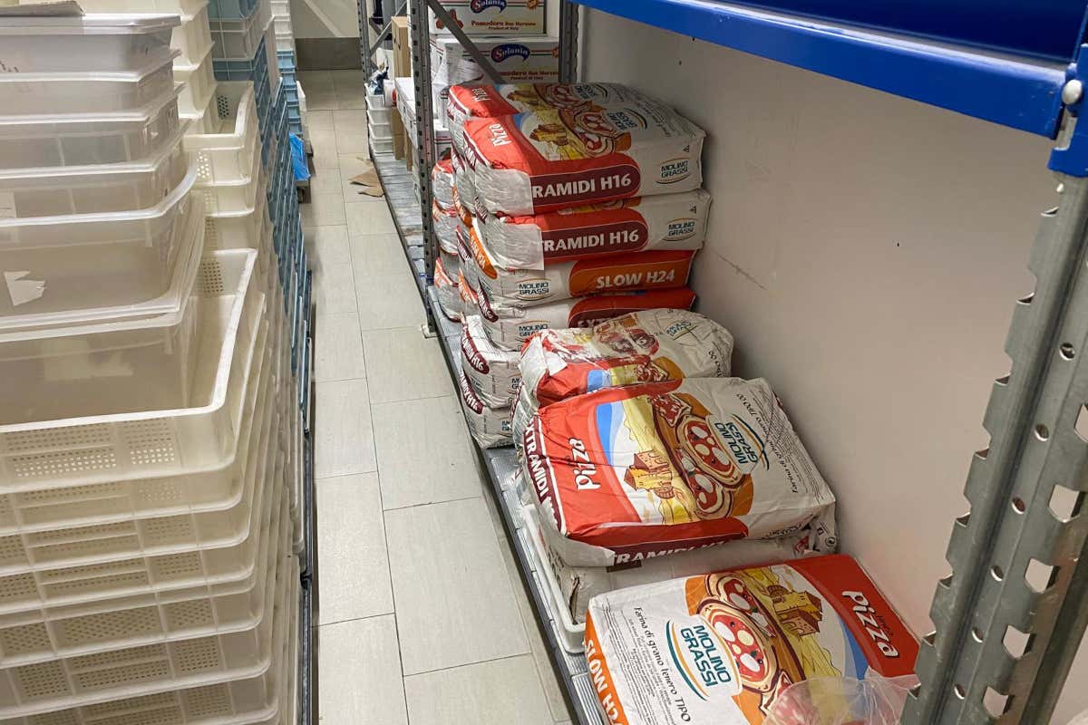 Dietro la leggerezza della pizza, la forza di un laboratorio: a casa di Diego Vitagliano