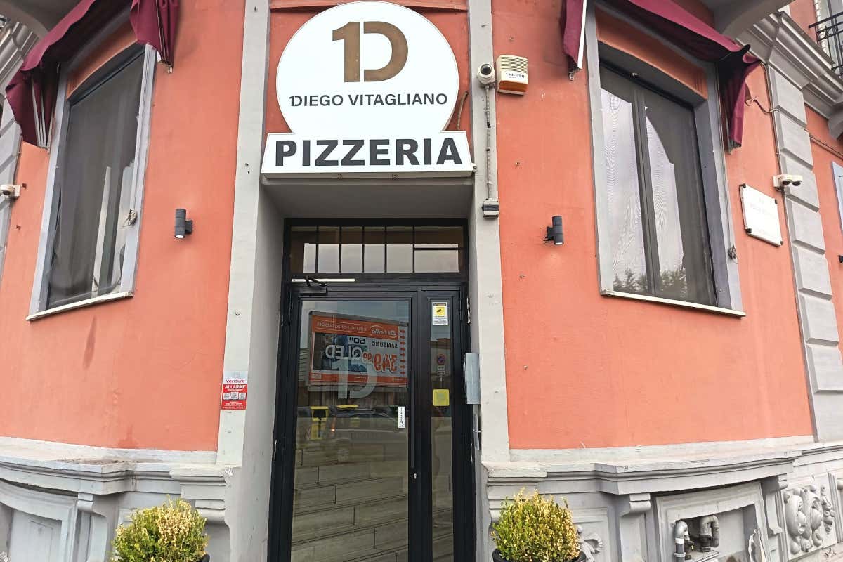 Dietro la leggerezza della pizza, la forza di un laboratorio: a casa di Diego Vitagliano