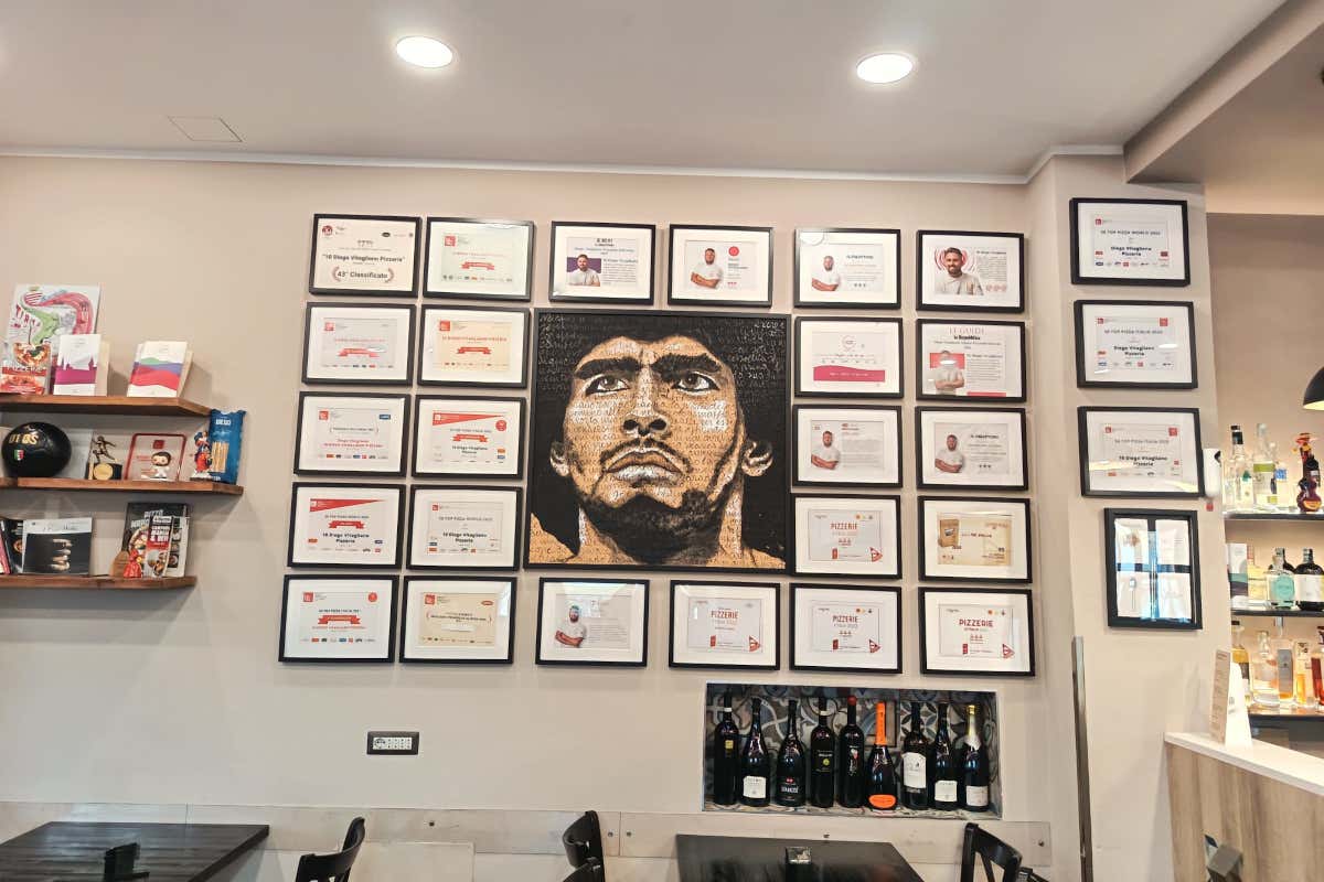 Dietro la leggerezza della pizza, la forza di un laboratorio: a casa di Diego Vitagliano