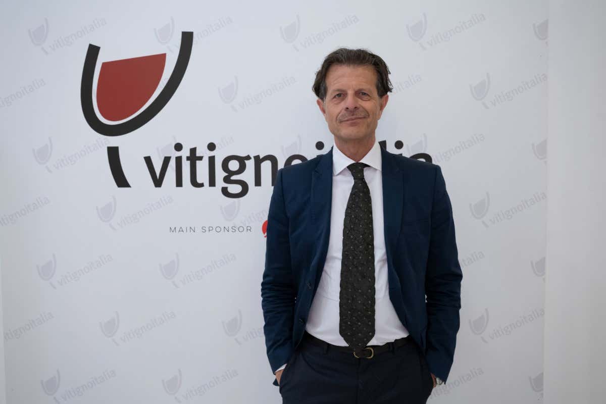 Il vino italiano si racconta a Napoli con 250 cantine e oltre 2mila etichette Il vino italiano si racconta a Napoli con 250 cantine e oltre 2mila etichette
