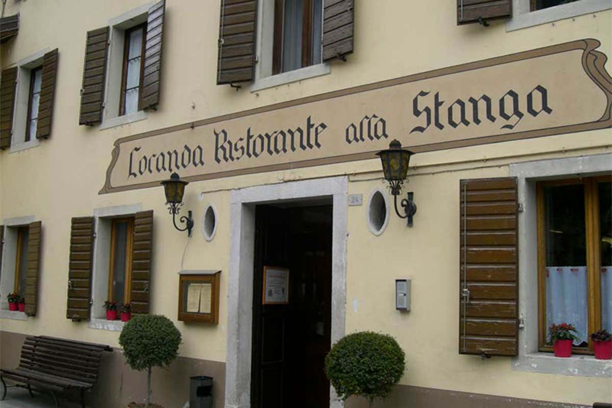 Pos in tilt, ristoranti a rischio: più del 70% dei clienti paga solo con carte e smartphone