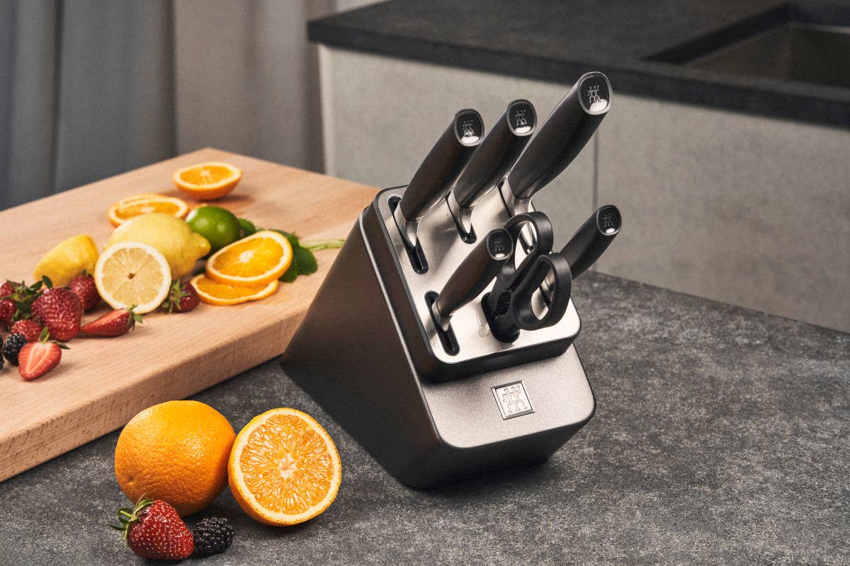 Il nuovo set di coltelli Sharp Block All Star di Zwilling con affilatura automatica