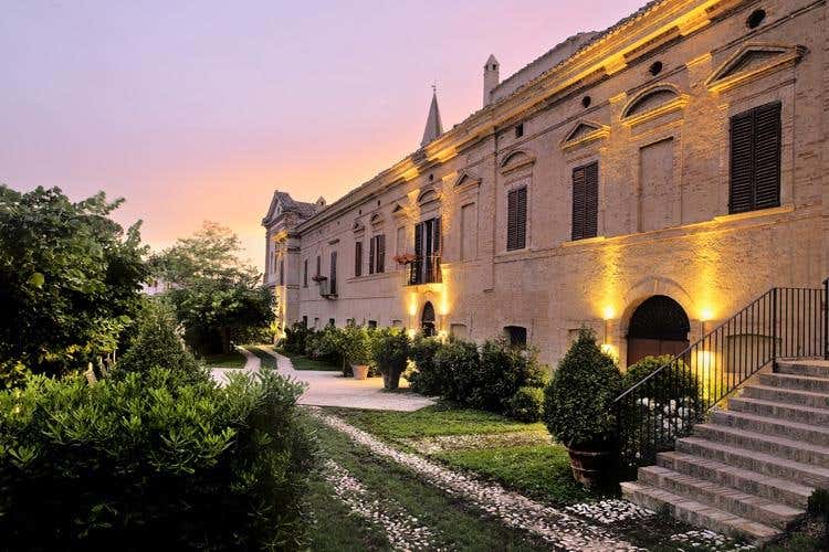 (Castello di Semivicoli a Casacanditella 
Un viaggio tra i vini di Masciarelli)