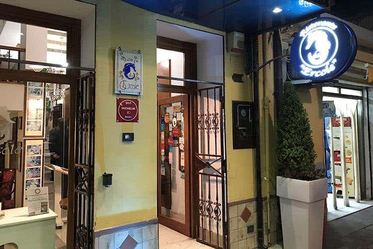 L'ingresso del ristorante (Dallo Ionio subito in tavola 
A Crotone la cucina di Ercole)