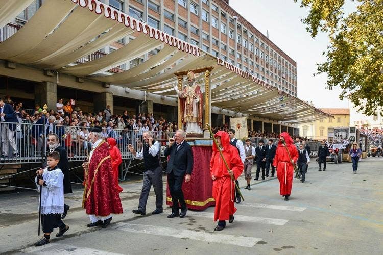 (Festival delle Sagre Astigiane 
Sfilate, folclore e degustazioni)