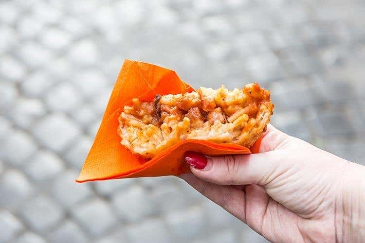 L'Amatriciana (Fryttatì, lo street food napoletano a Roma 
Timballi di pasta fritti per tutti i gusti)