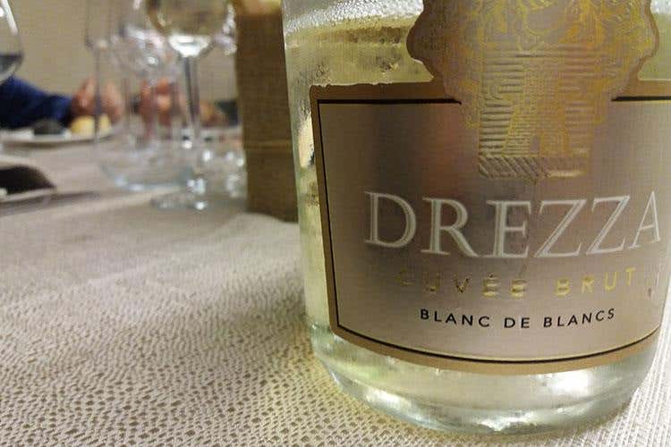 Vino spumante Brut Drezza (I prodotti tipici dell'Isola bergamasca 
Una promozione ai nastri di partenza)