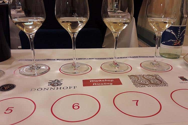 (I vini di Villa d’Este Wine Symposium 
Seminari e degustazioni da 23 Paesi)