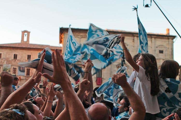 Momenti di festa durante la Corsa del Bravio - Il “Bravio delle Botti” di Montepulciano 
Sfide ai fornelli con i piatti più tipici