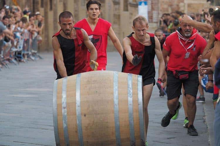 La Corsa del Bravio - Il “Bravio delle Botti” di Montepulciano 
Sfide ai fornelli con i piatti più tipici