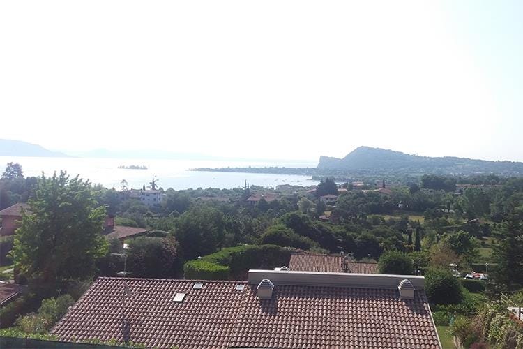 Il panorama dall'Hotel Belvedere di Manerba del Garda - Italia in Rosa, oltre 8mila i visitatori 
La Basia vince il Trofeo Pompeo Molmenti
