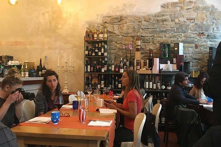 (Lalimentari, un secolo di tradizione 
dove design e cucina dialogano fra loro)