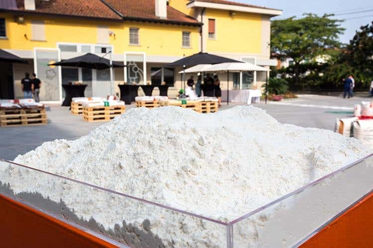 (Molino Magri guarda al futuro 
Inaugurato il polivalente MagriLab)