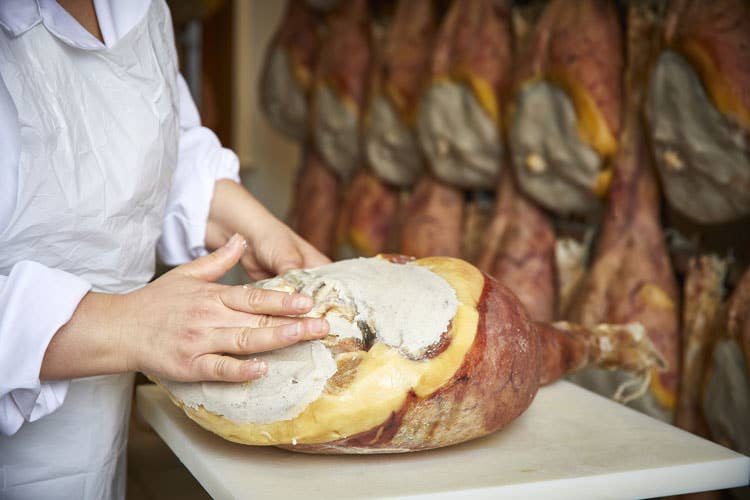 (Un nuovo disciplinare 
per il Prosciutto San Daniele Dop)