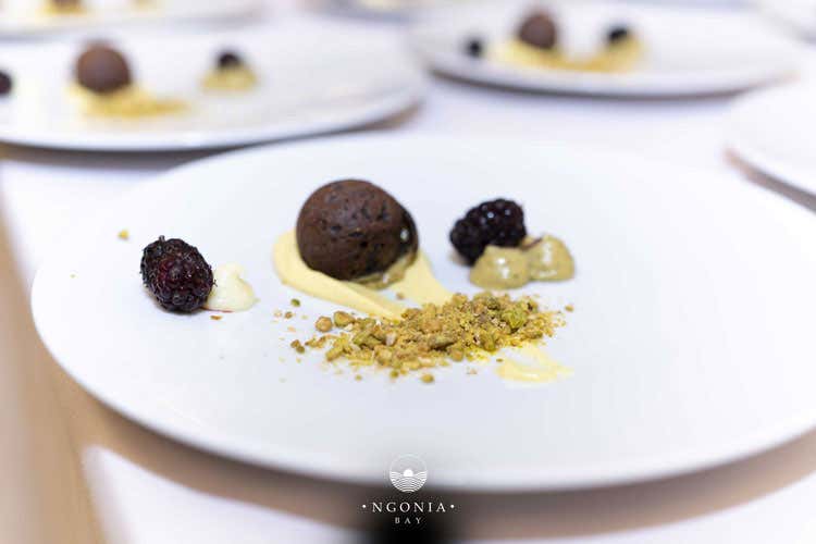 Il canederlo (Pandolfo ospita Andrea Tortora 
Concerto di sapori a ‘Ngonia Bay )