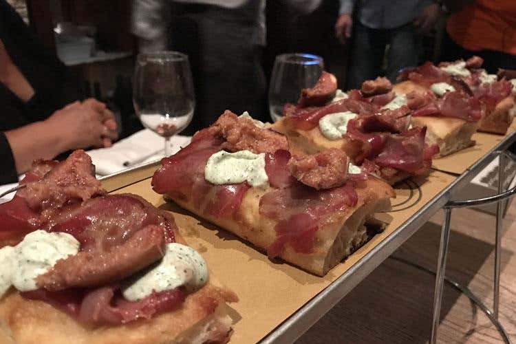 (Pizzottella, debutta a Milano
l'autentica pizza in teglia romana)