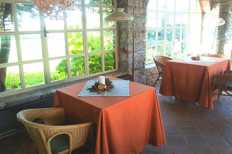 Poderi Einaudi, tra vino e ospitalità 
Amore per la terra da quattro generazioni