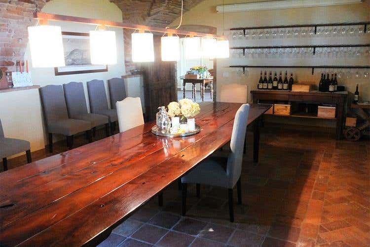 Poderi Einaudi, tra vino e ospitalità 
Amore per la terra da quattro generazioni