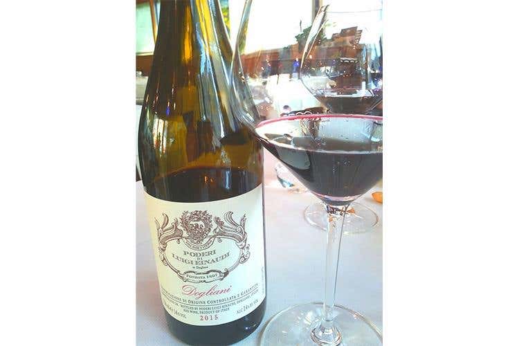 Poderi Einaudi, tra vino e ospitalità 
Amore per la terra da quattro generazioni