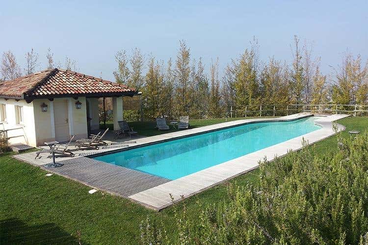 Poderi Einaudi, tra vino e ospitalità 
Amore per la terra da quattro generazioni