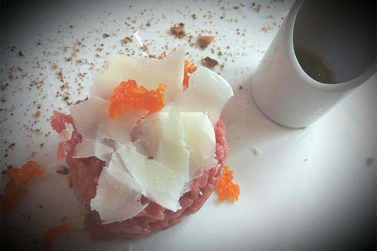 Poderi Einaudi, tra vino e ospitalità 
Amore per la terra da quattro generazioni