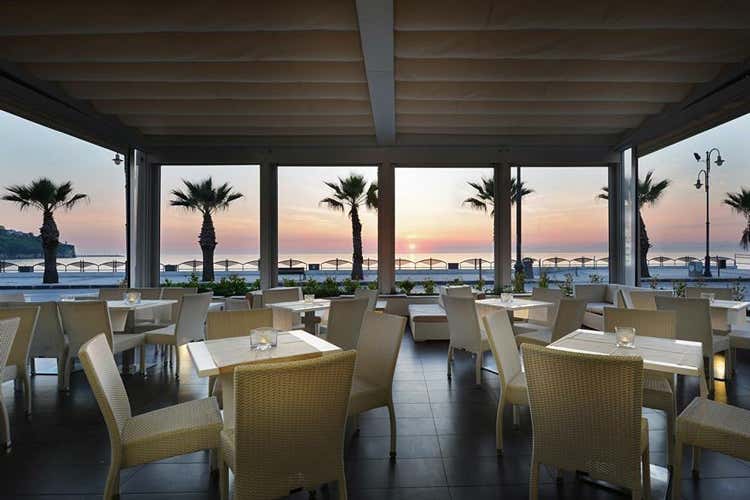 (Soggiorno all’Hotel Serenella 
tra il Tirreno e le colline cilentane)